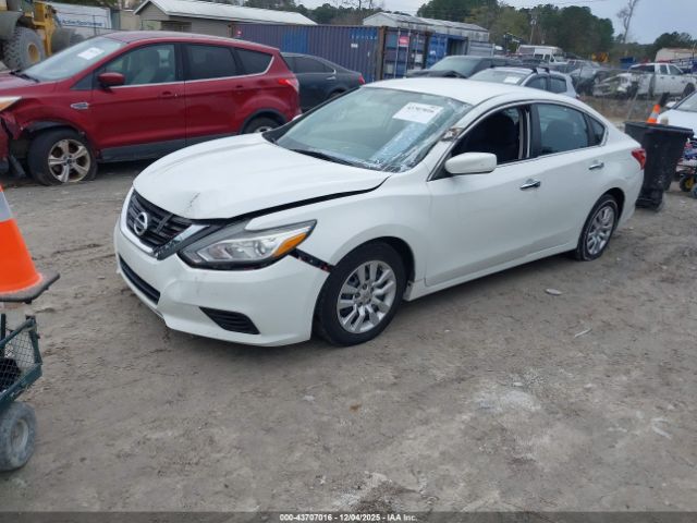 Nissan Altima Image 11