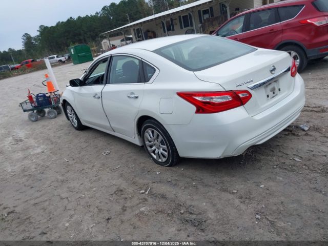 Nissan Altima Image 2