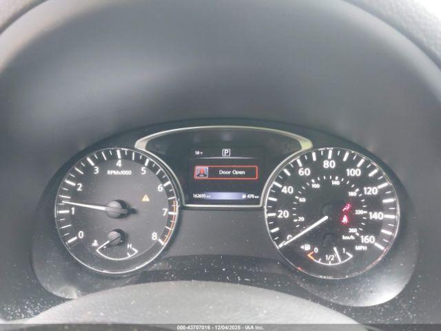 Nissan Altima Image 3