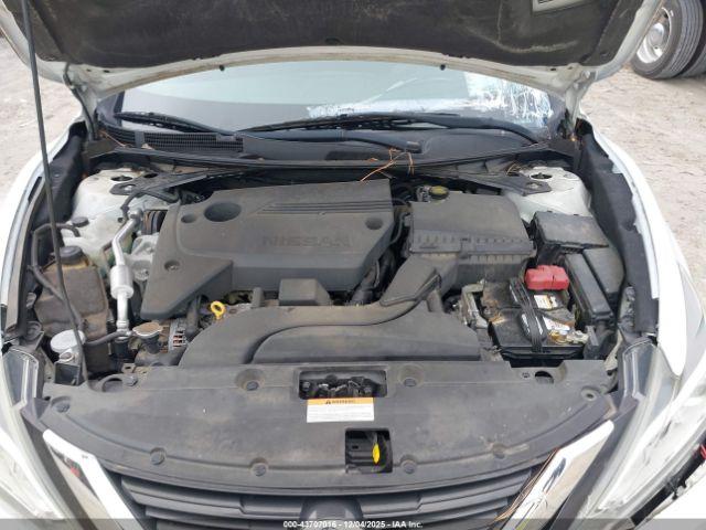 Nissan Altima Image 6