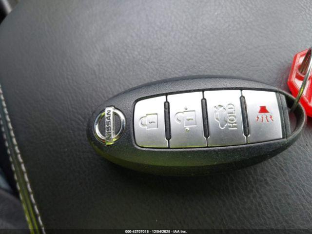 Nissan Altima Image 10