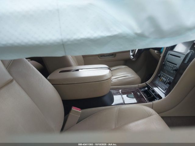 Cadillac Escalade Premium Image 4