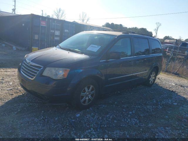 Chrysler Town & Country Touring Image 3