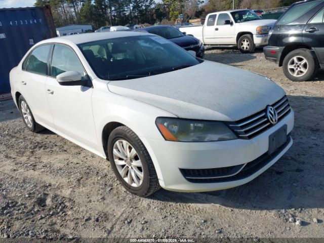 Volkswagen Passat S Image 1