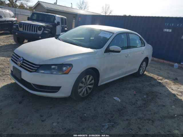 Volkswagen Passat S Image 4