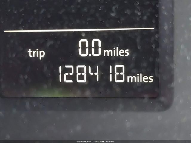 Volkswagen Passat S Image 9