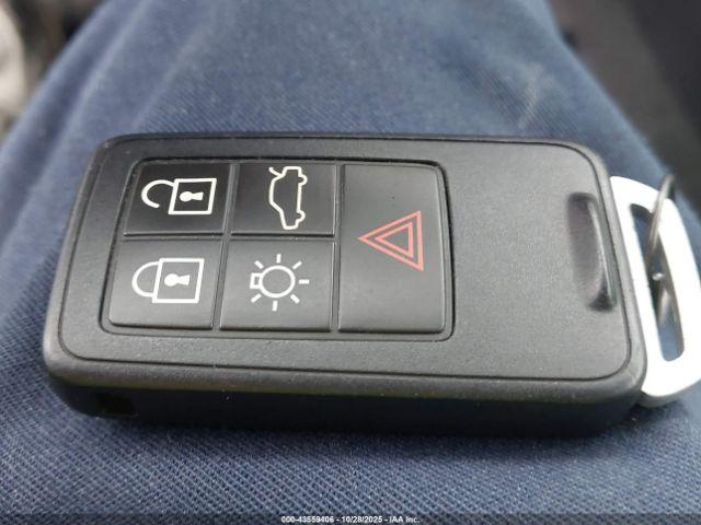 Volvo XC70 T6 Image 13