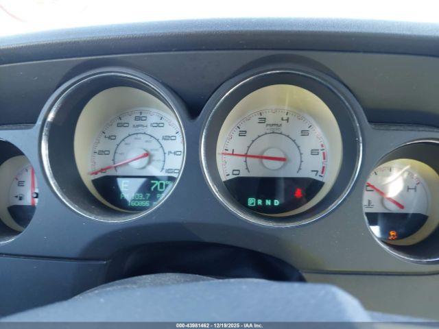 Dodge Challenger Image 8