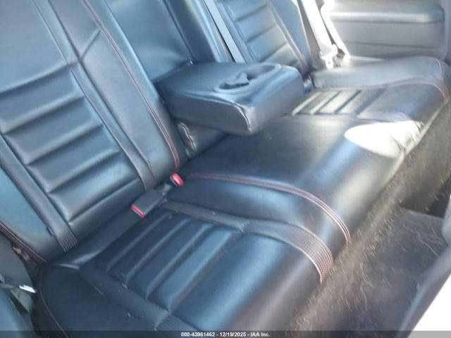 Dodge Challenger Image 6