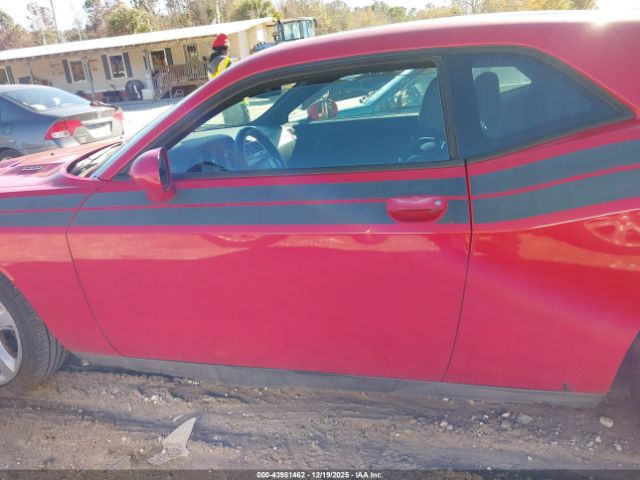 Dodge Challenger Image 11