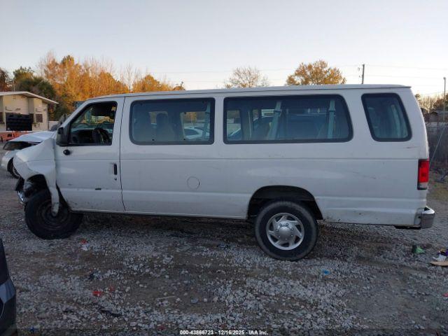 Ford E-350 Image 15