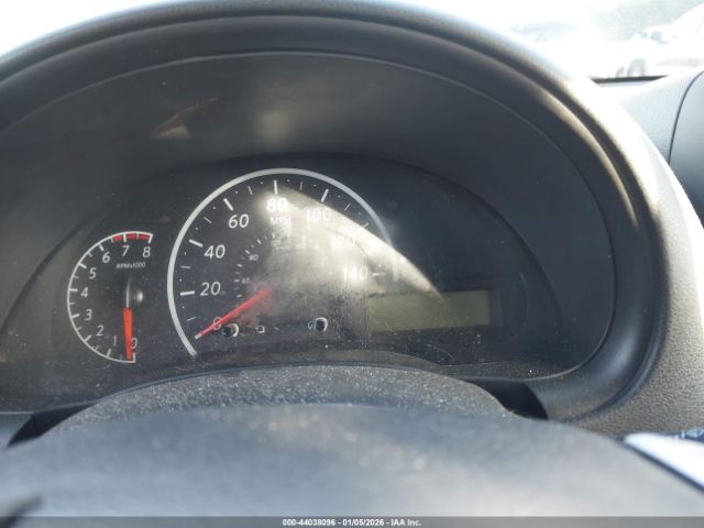 Nissan Versa 1.6 S+ Image 6