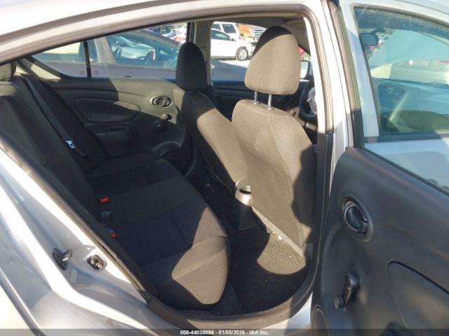 Nissan Versa 1.6 S+ Image 10