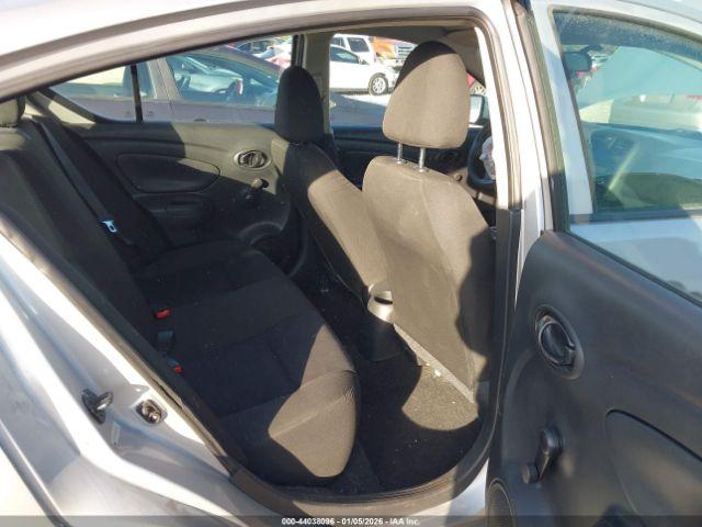 Nissan Versa 1.6 S+ Image 10