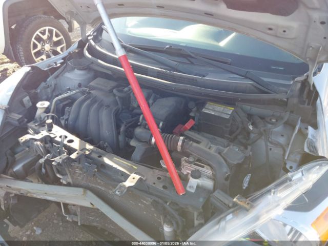 Nissan Versa 1.6 S+ Image 9