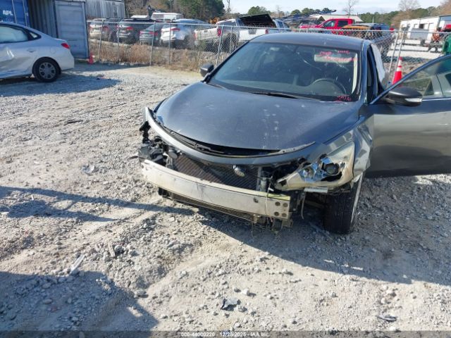 Nissan Altima Image 10