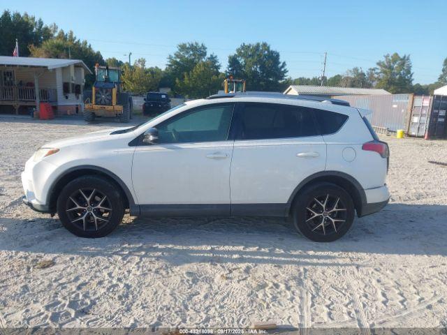 Toyota RAV4 Se Image 8