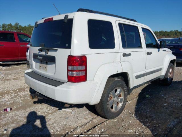 Jeep Liberty Sport Image 4