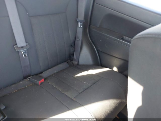 Jeep Liberty Sport Image 11