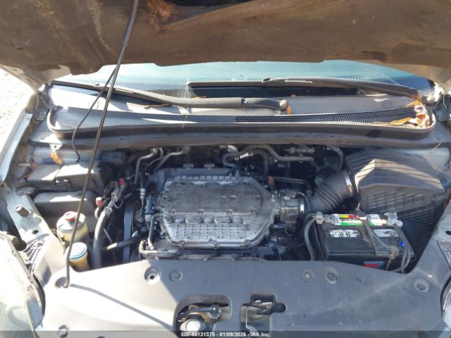 Honda Odyssey Touring Image 3